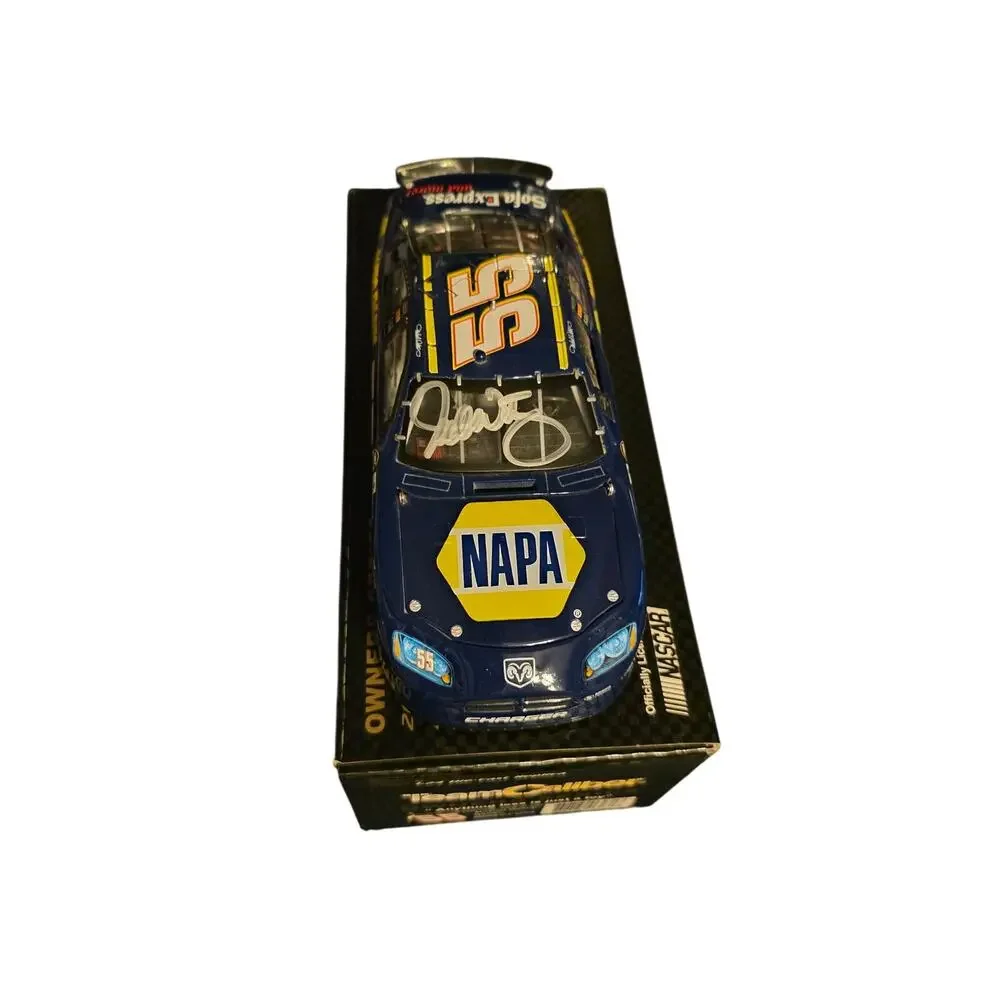 Michael Waltrip #55 NAPA 2006 Dodge Charger 1/24 Team Caliber SIGNED Diecast