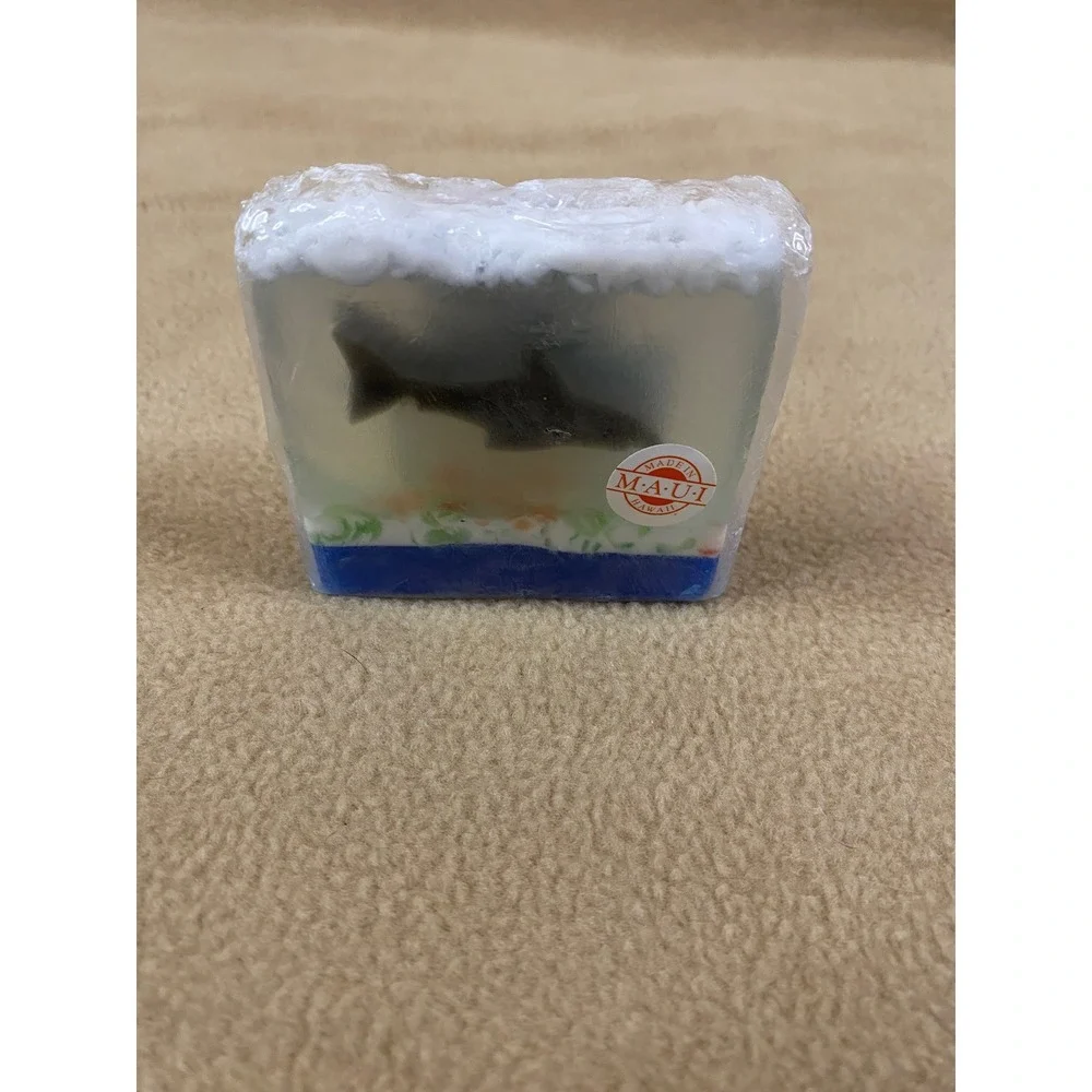 Maui and Sons crystal also complete