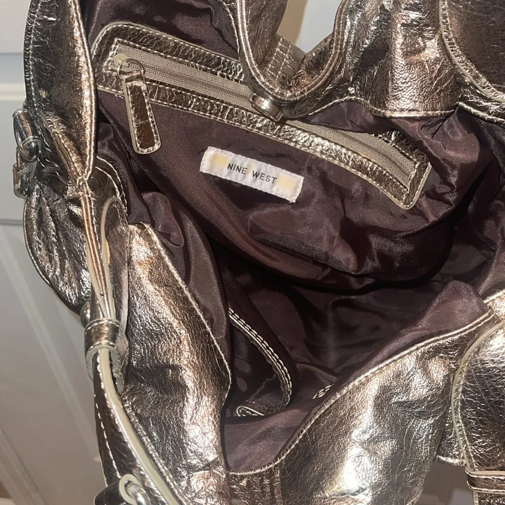 Nine West stylish rips elegance