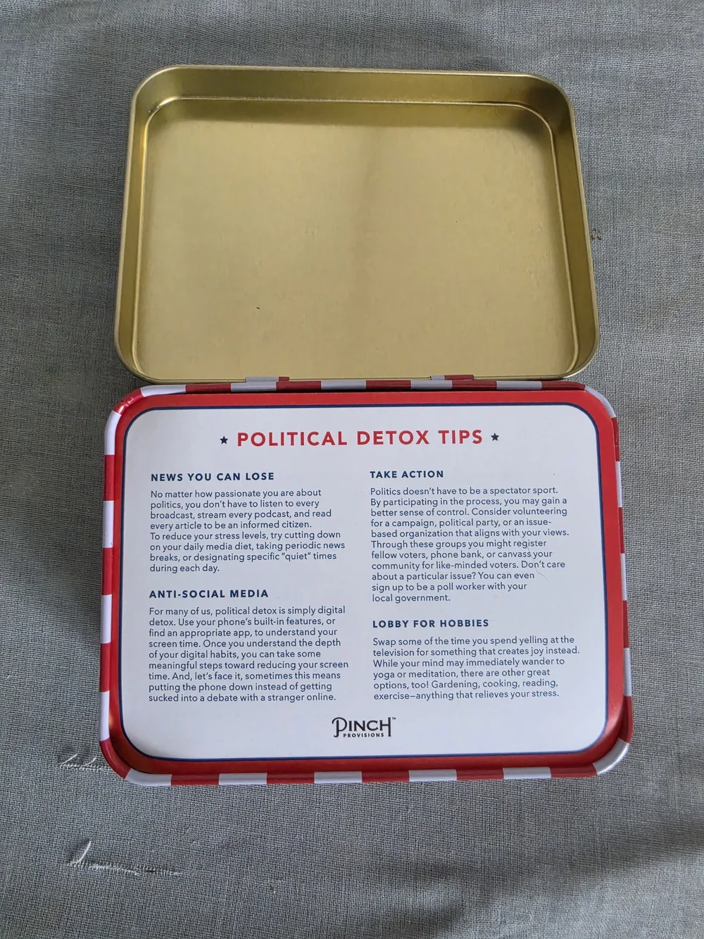 Barnes & Noble patriotic tin