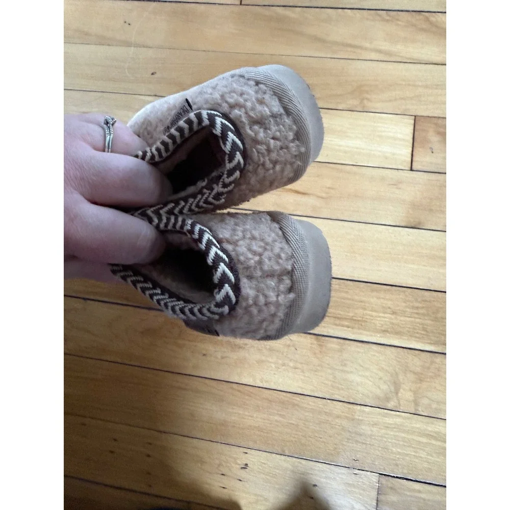 BearPaw snuggle tabitha