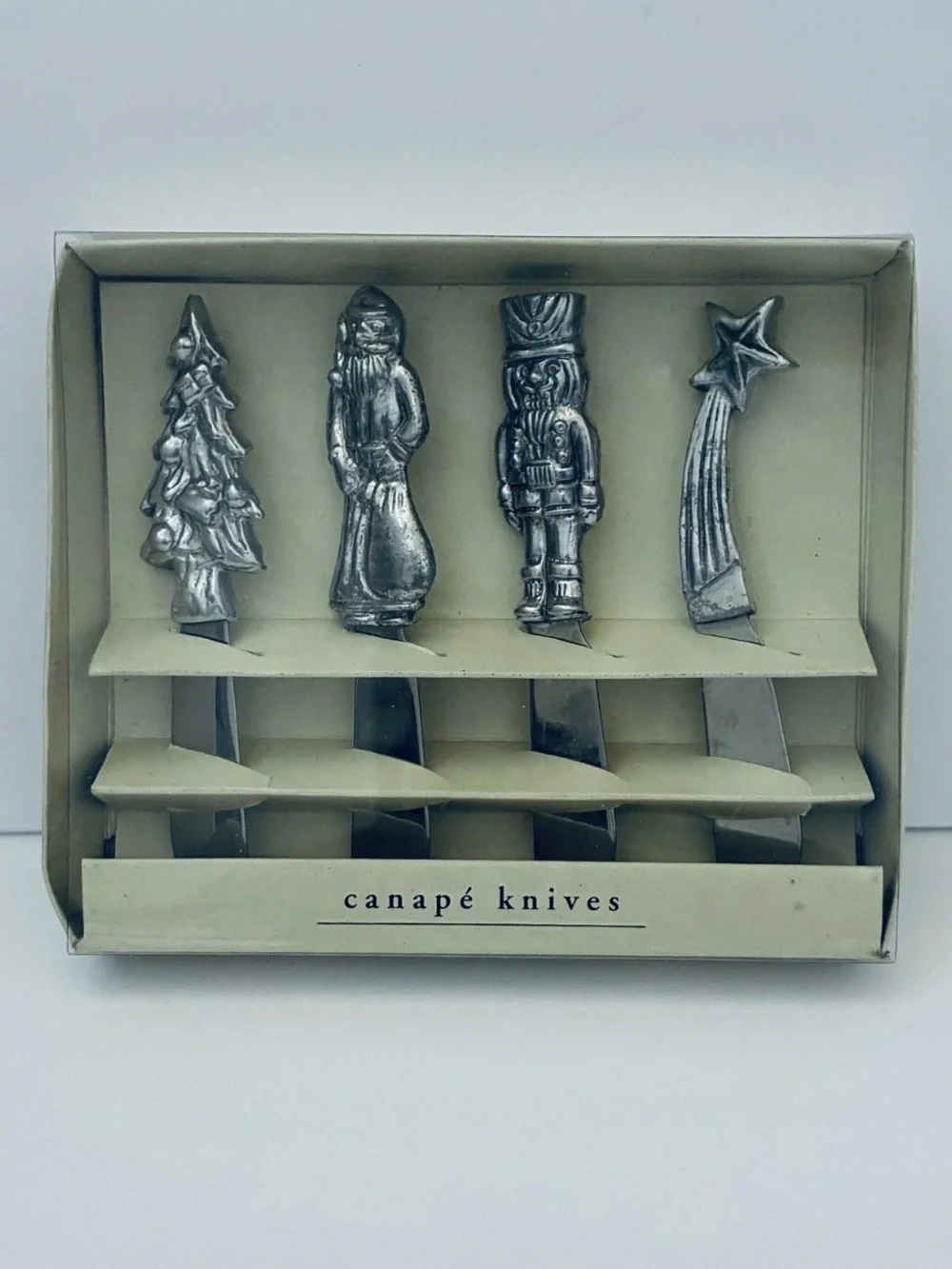Pier 1 Holiday Canapé Knives/Cheese Spreader Tree Santa Nutcracker Star Set Of 4