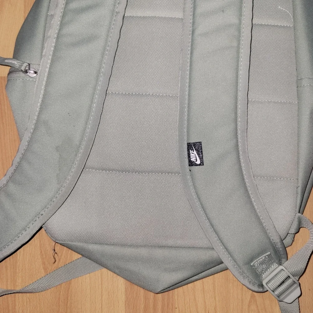 Nike Heritage Backpack Padded Adjustable Straps Laptop Sleeve Sage Green