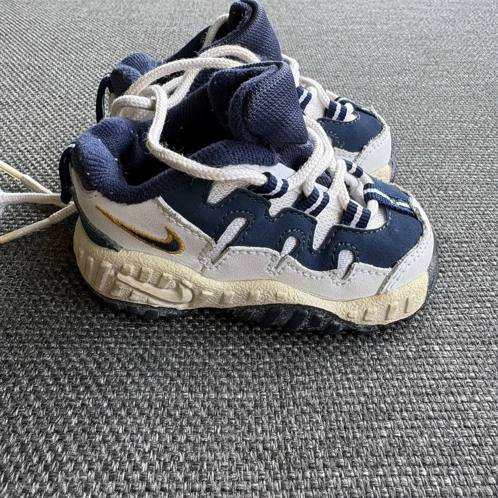 Nike vertical lace