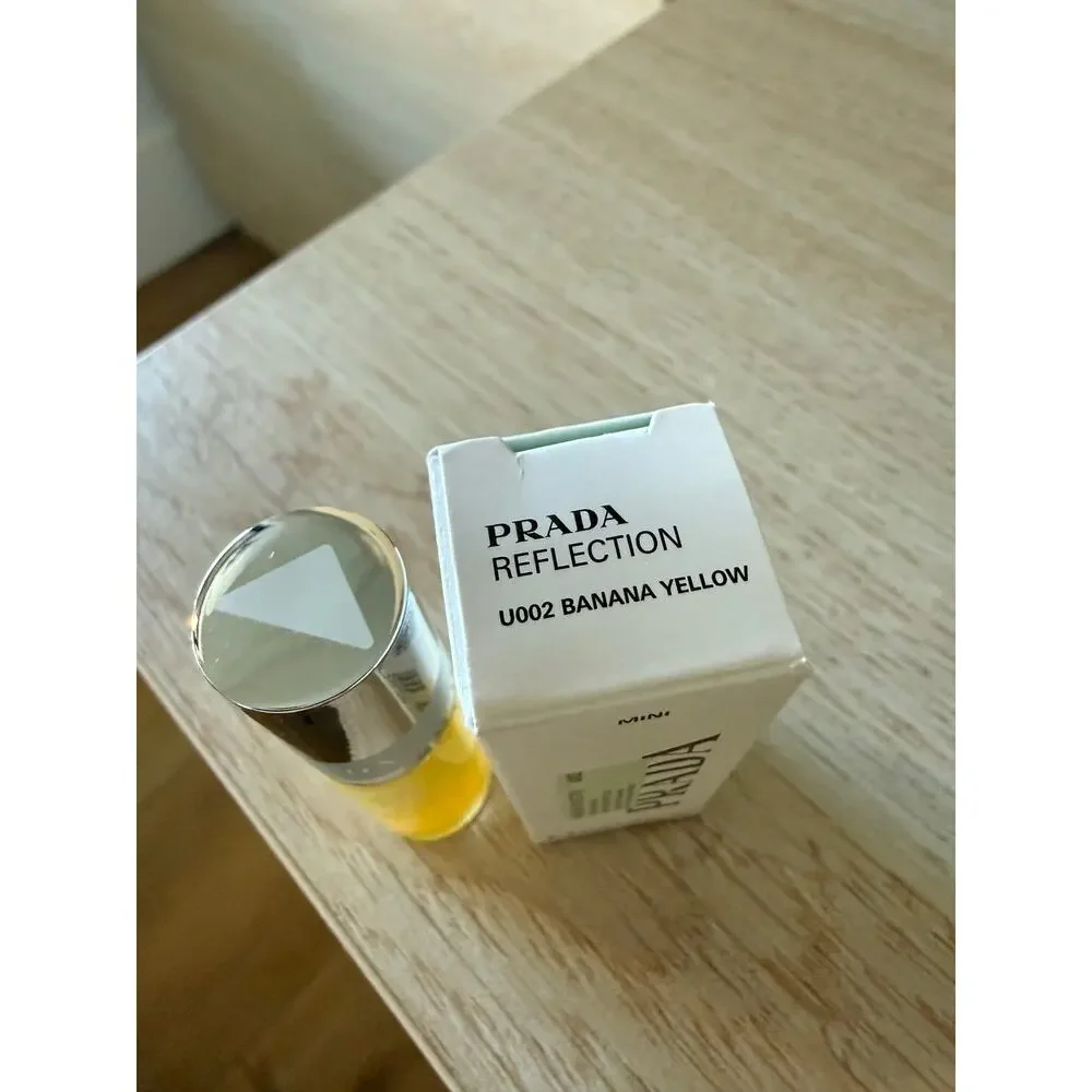 PRADA Reflection Glossy Liquid Balm U002 Banana Yellow Mini 3mL