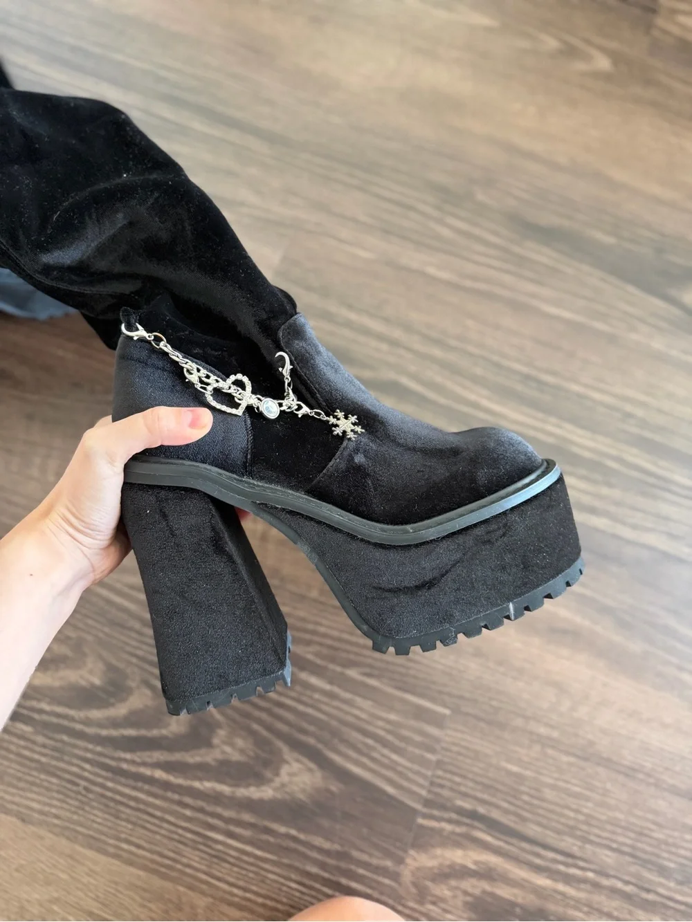 Dolls Kill stylish black