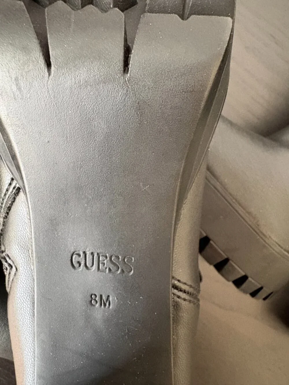 Guess women’s black