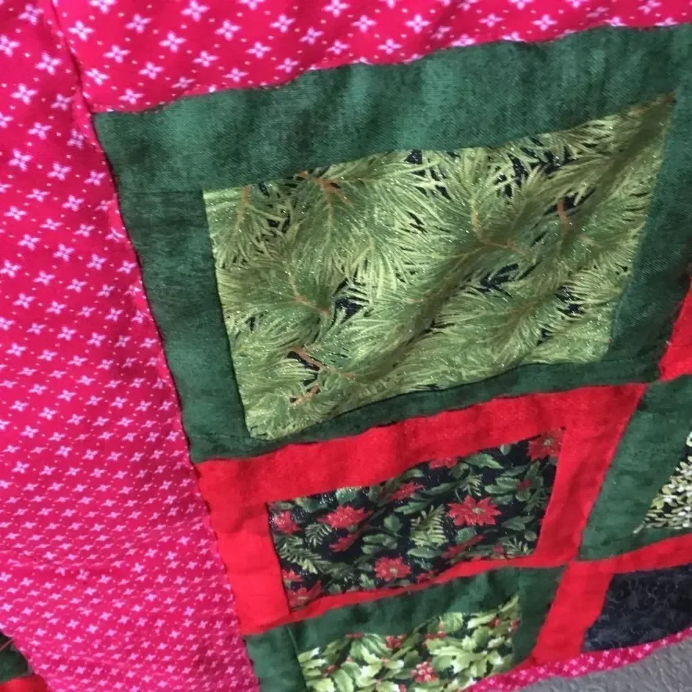 NWT Hand Crafted Holiday Sparkling Quilt