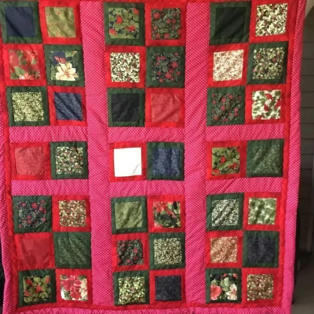 NWT Hand Crafted Holiday Sparkling Quilt