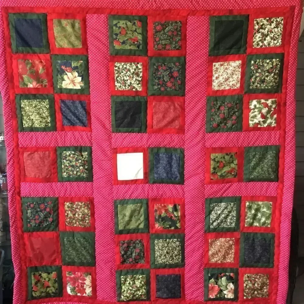 NWT Hand Crafted Holiday Sparkling Quilt