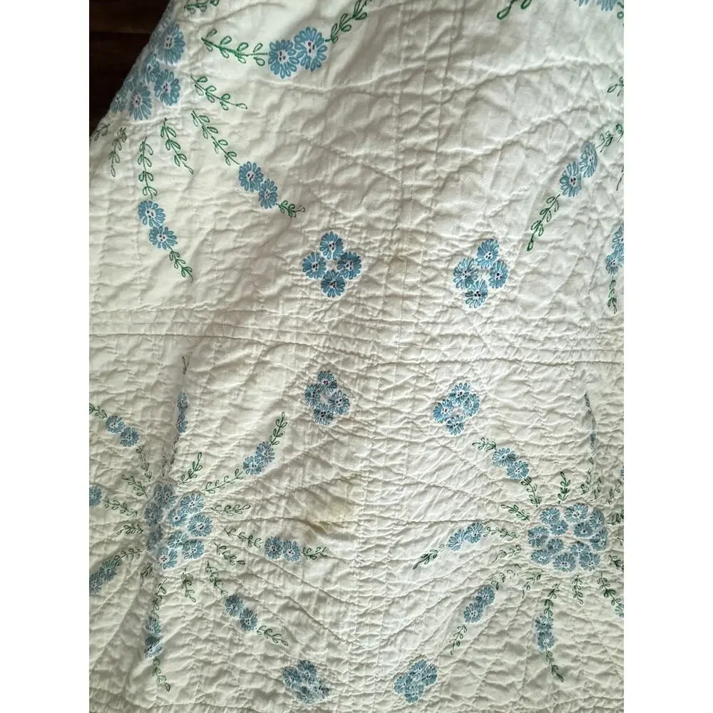 Cutter Quilt Blue Floral Painted Design Hand Quilted Vintage Crafts Fabric 75x92