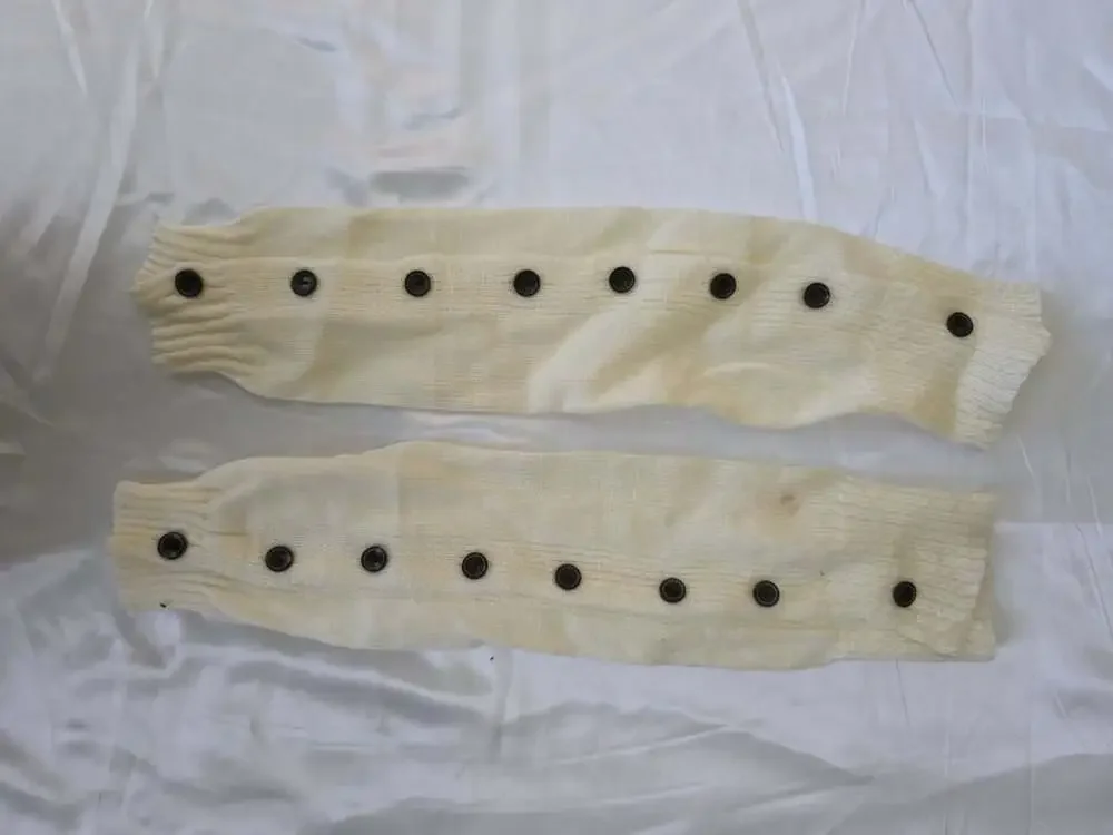 Unbranded cream off