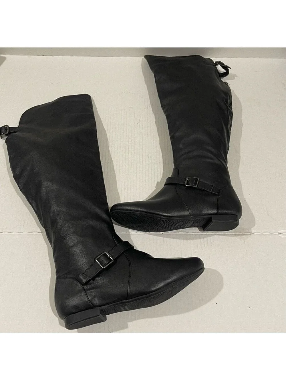 Journee Collection chic stylish