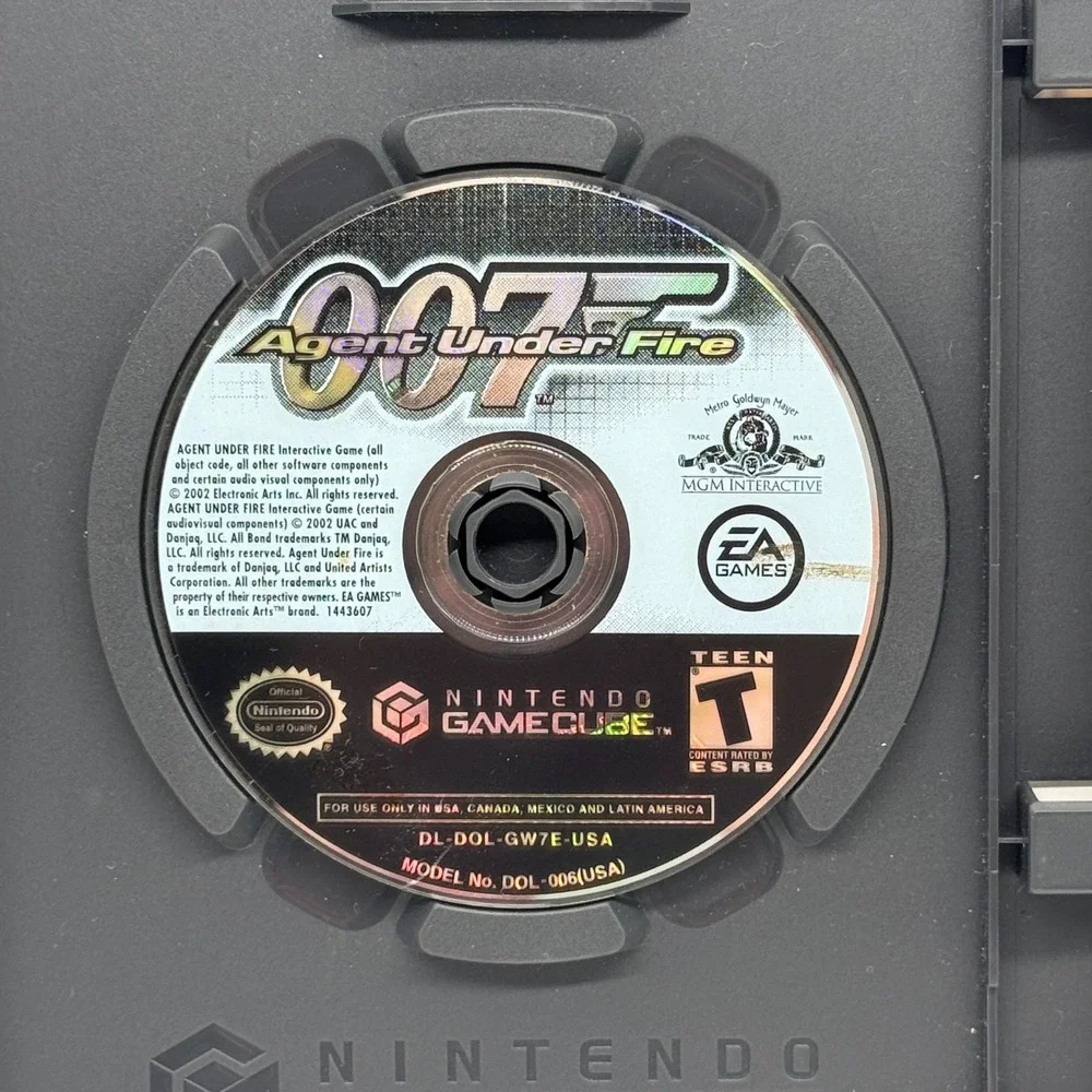 James Bond 007 Agent Under Fire Nintendo GameCube Game with Case