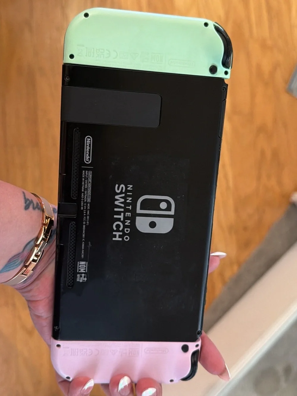 Nintendo handheld left responsive