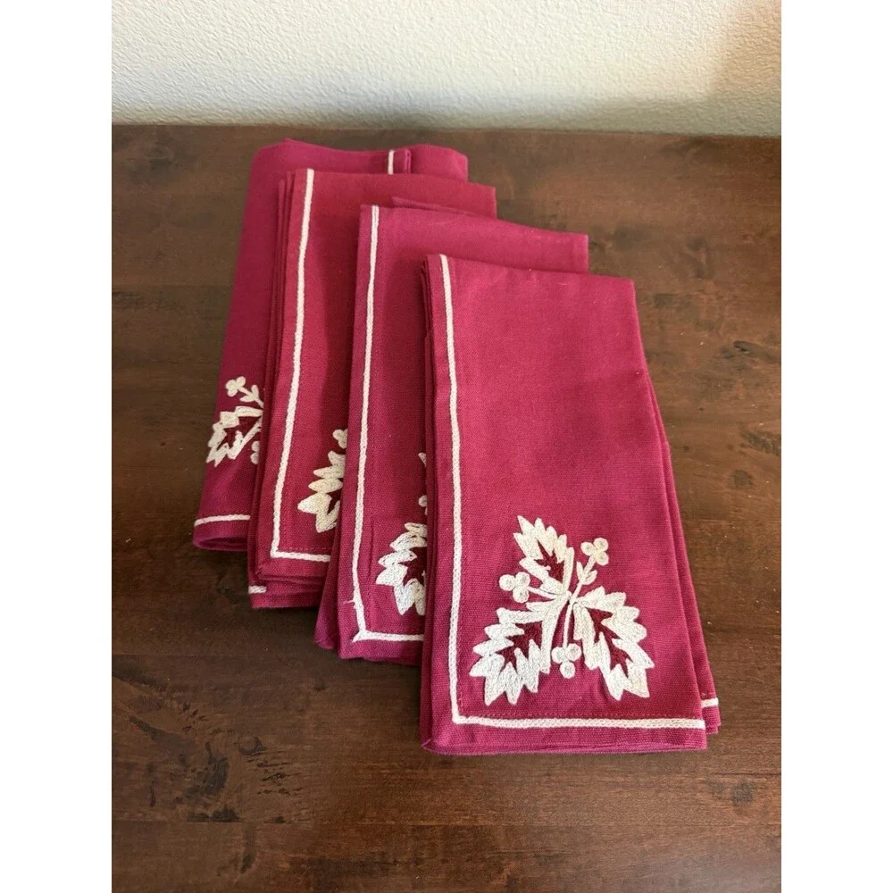 Williams-Sonoma Embroidered Floral Red/White Placemats & Napkins Sets of 4 EUC