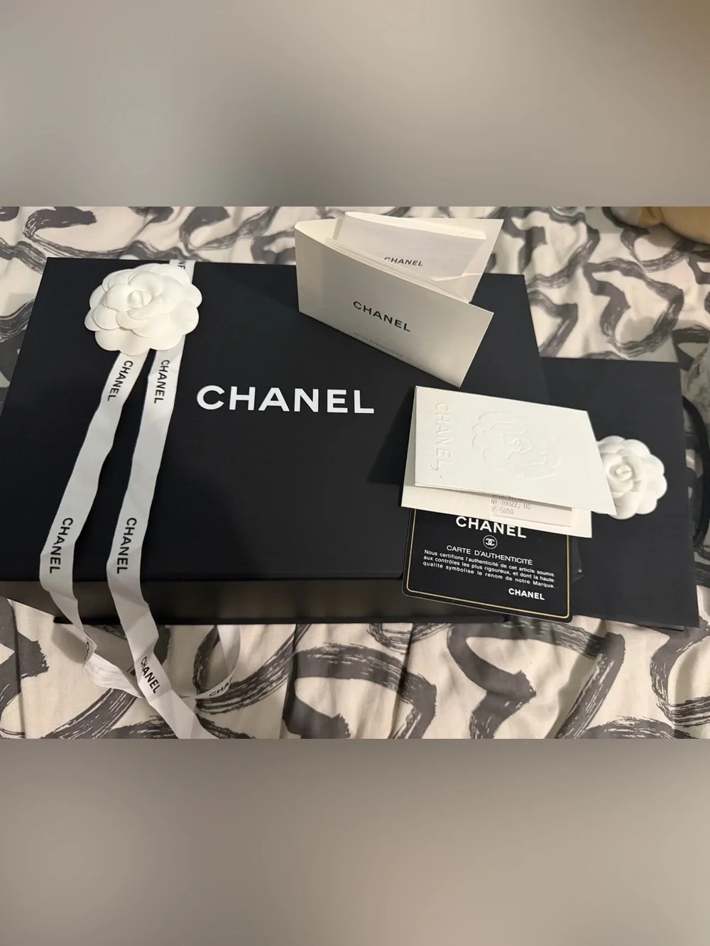 CHANEL black medium classic flap ~ comes with everything shown in the picture ✨