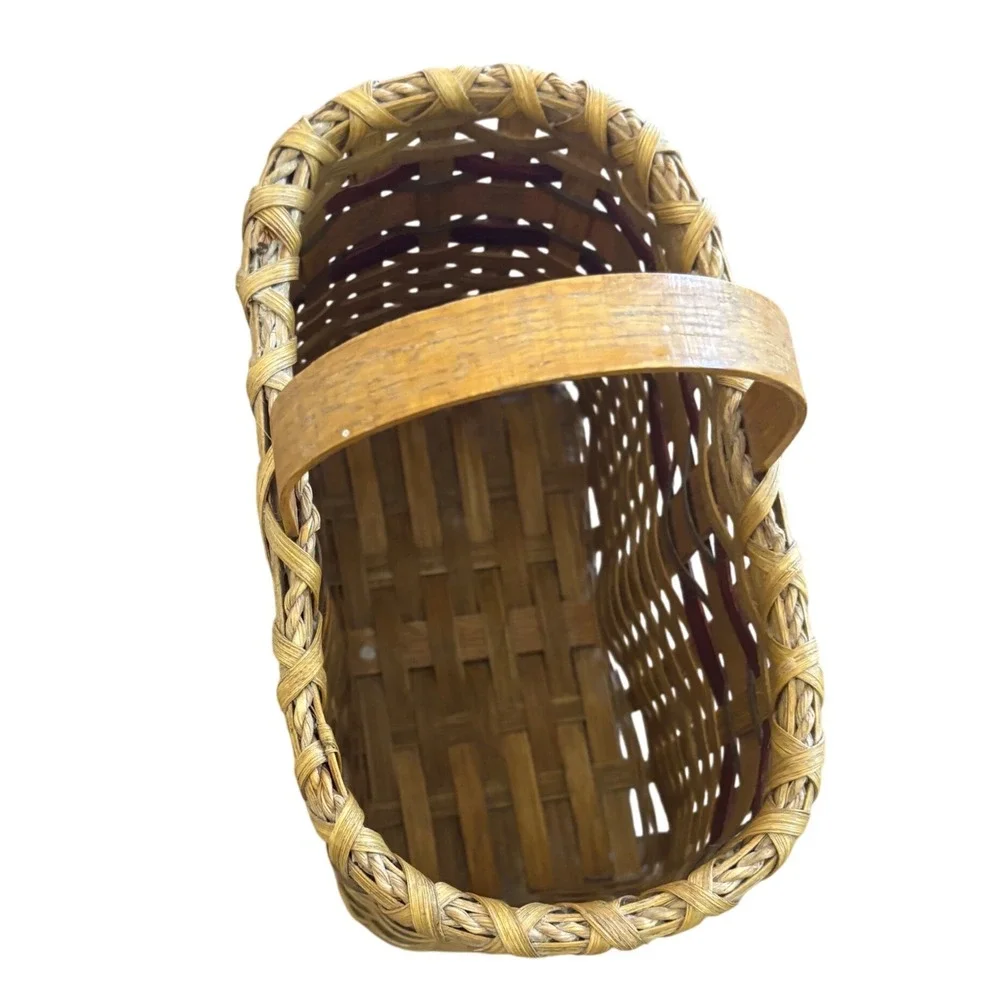 Vintage‎ | Woven Wicker Basket with Handle | Unsigned | Farmhouse Decor