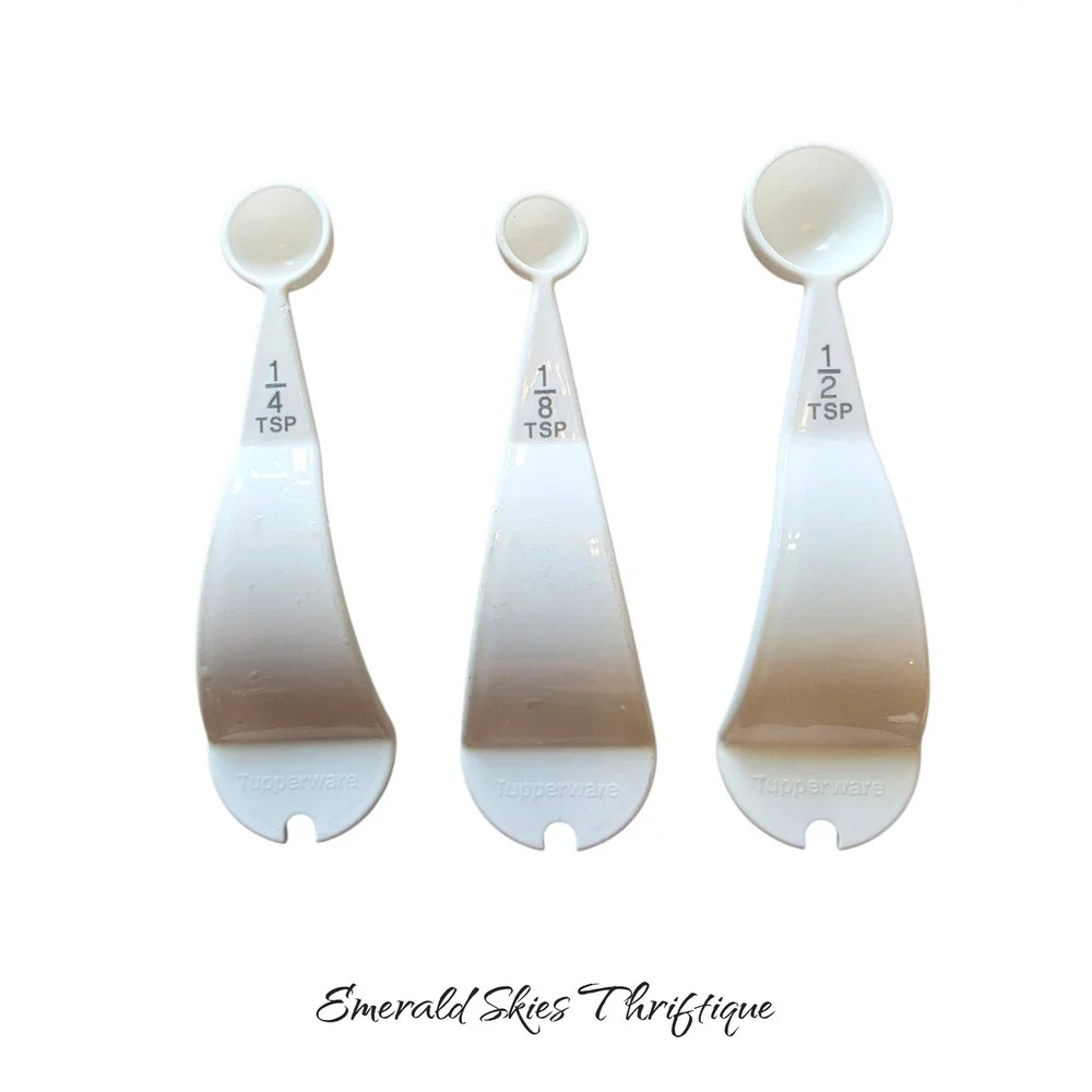 Tupperware white measuring