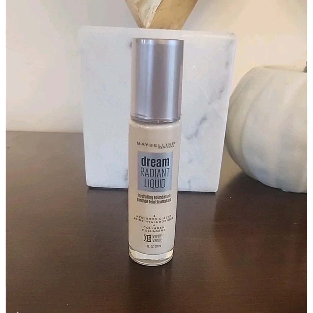Maybelline Foundation 05‎ Dream Radiant Liquid Hydrating Vanilla 1 fl oz