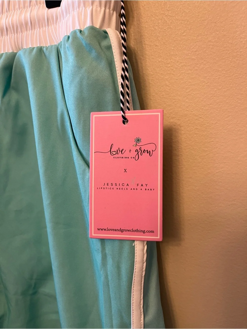 Love & Grow nwt love