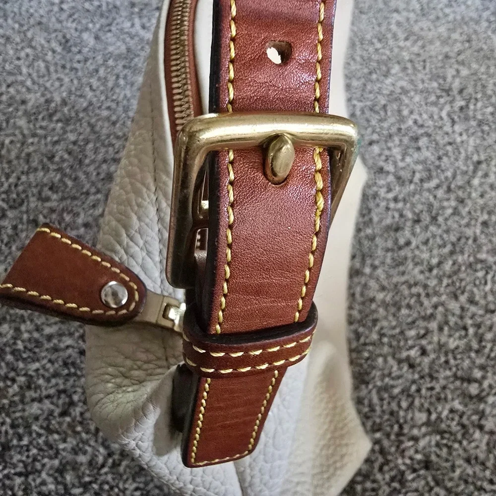 Dooney & Bourke Hobo Bag Womens Large Cream Tan All Weather Leather Vintage