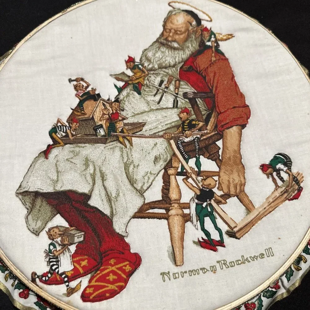 NORMAN ROCKWELL SANTA CLAUS SLEEPING FABRIC PANEL ROUND WALL HANGING‎ HAND MADE
