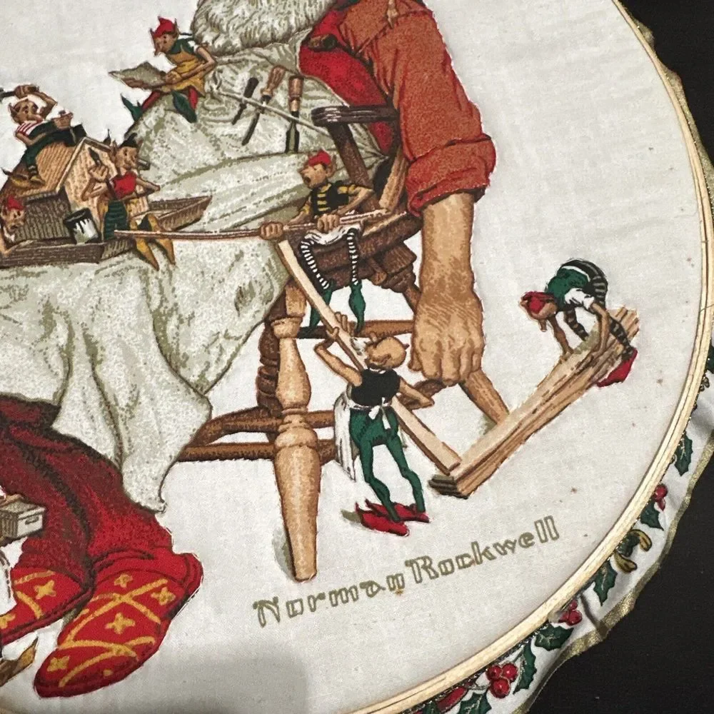 NORMAN ROCKWELL SANTA CLAUS SLEEPING FABRIC PANEL ROUND WALL HANGING‎ HAND MADE