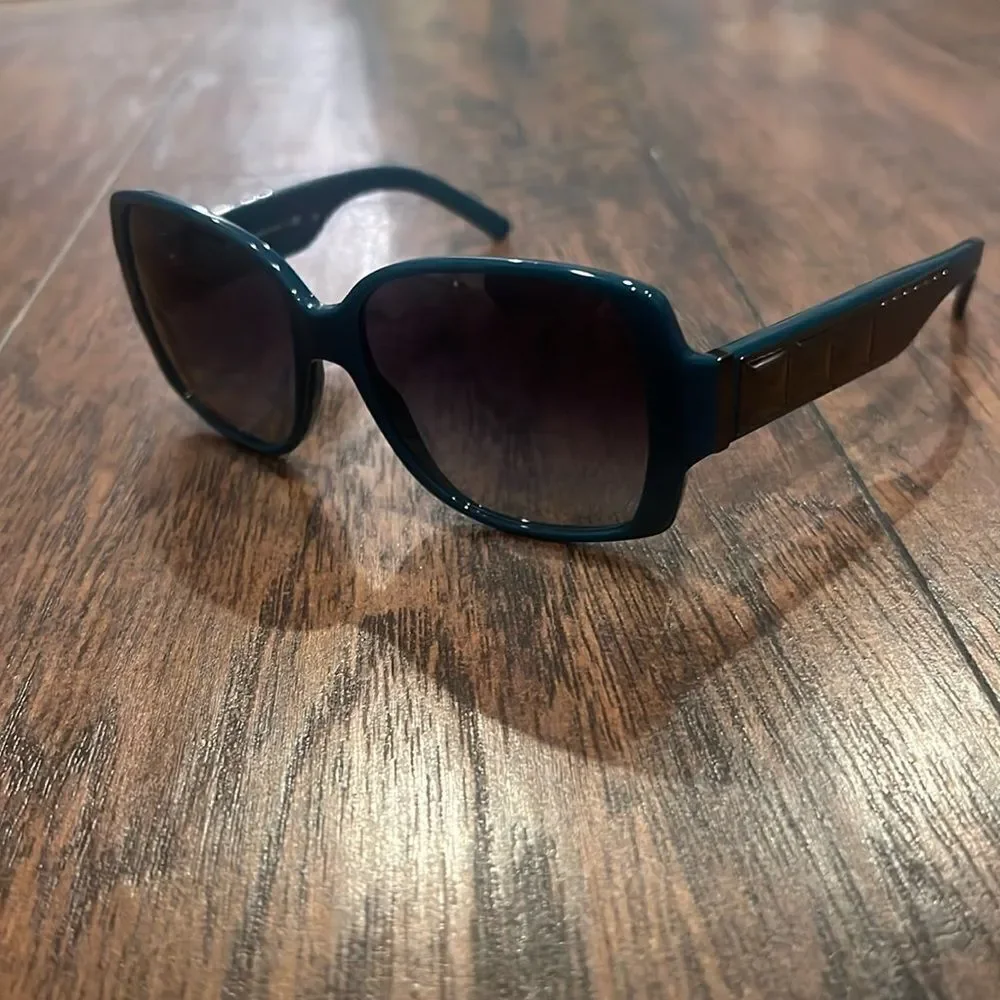 VTG‎ BURBERRY Oversize Gradient Sunglasses Gradient Lenses EUC no case unique