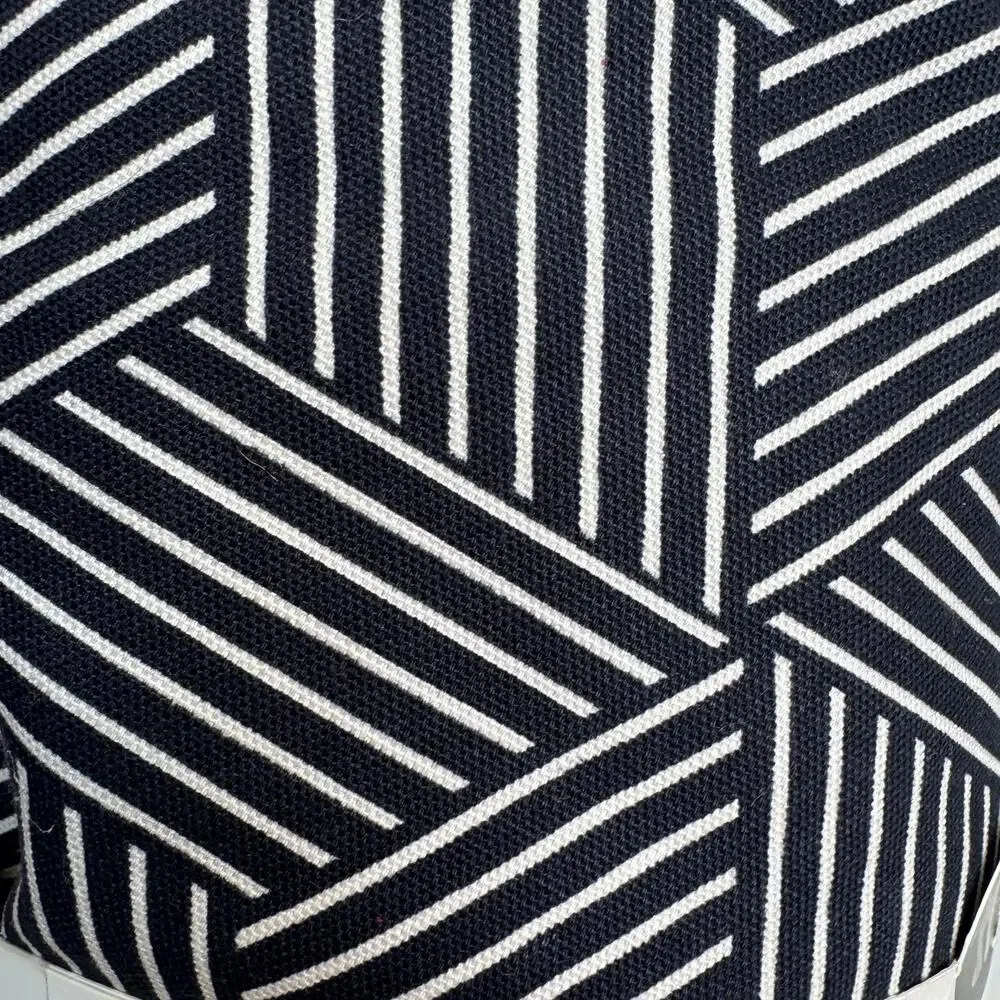 Molly Mutt Rough Gem 42” Round Dog Bed Duvet + Stuff Sack Navy White New