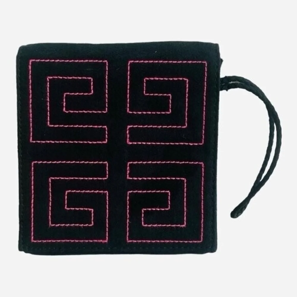 Givenchy loved accessory