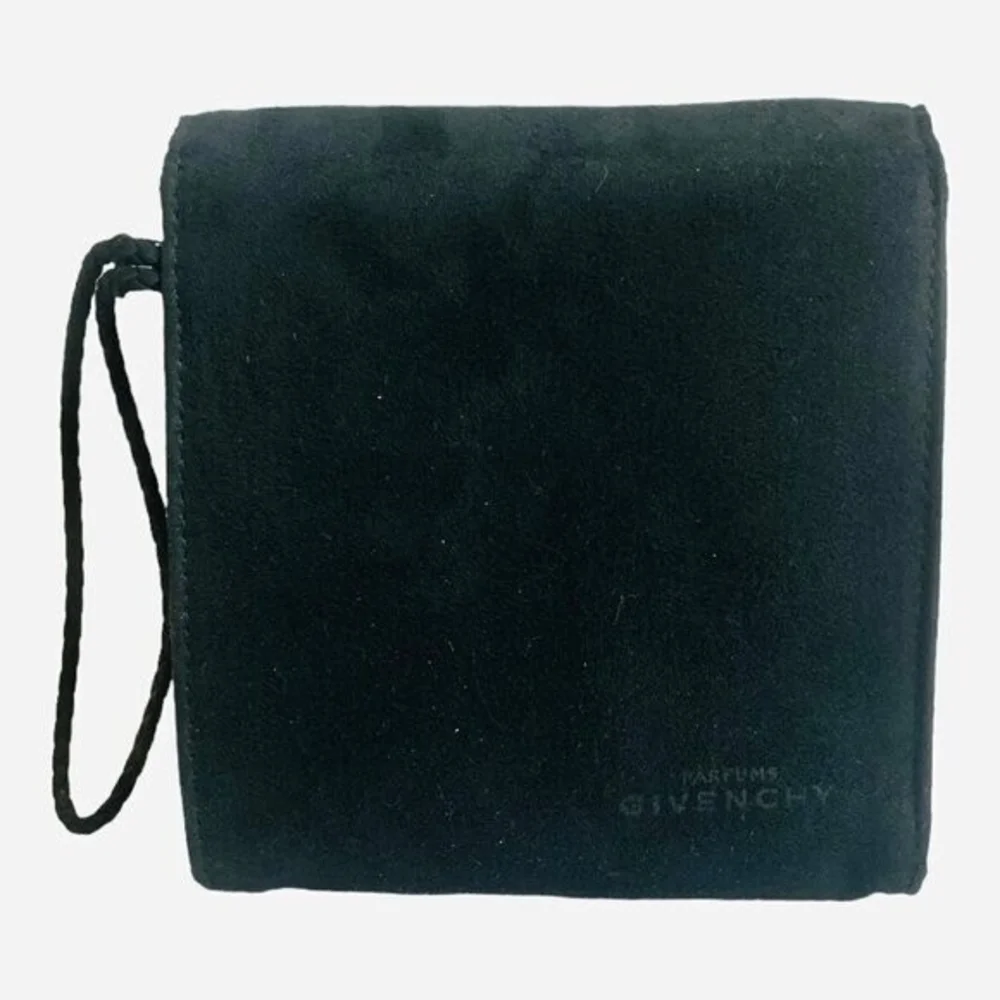 Givenchy piece 5” effortlessly