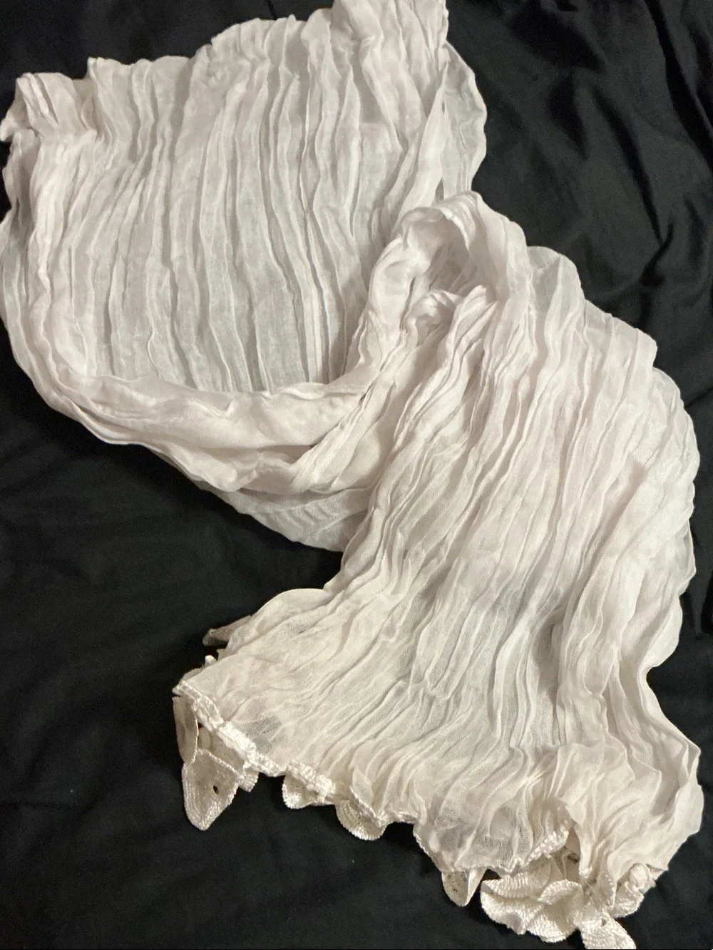 Crinkled Scallop-Edge Scarf in Ivory