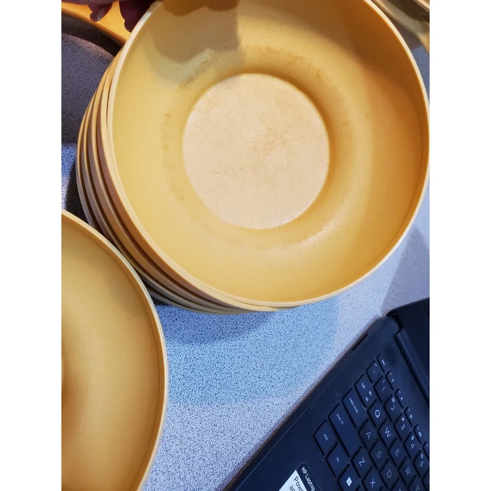 Tupperware vintage salad
