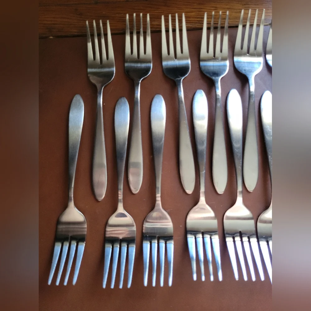 Antique Oneida 12-08 (1908) Silver Plated Silverware - 24 Forks