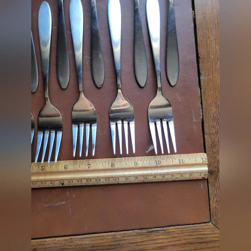 Antique Oneida 12-08 (1908) Silver Plated Silverware - 24 Forks