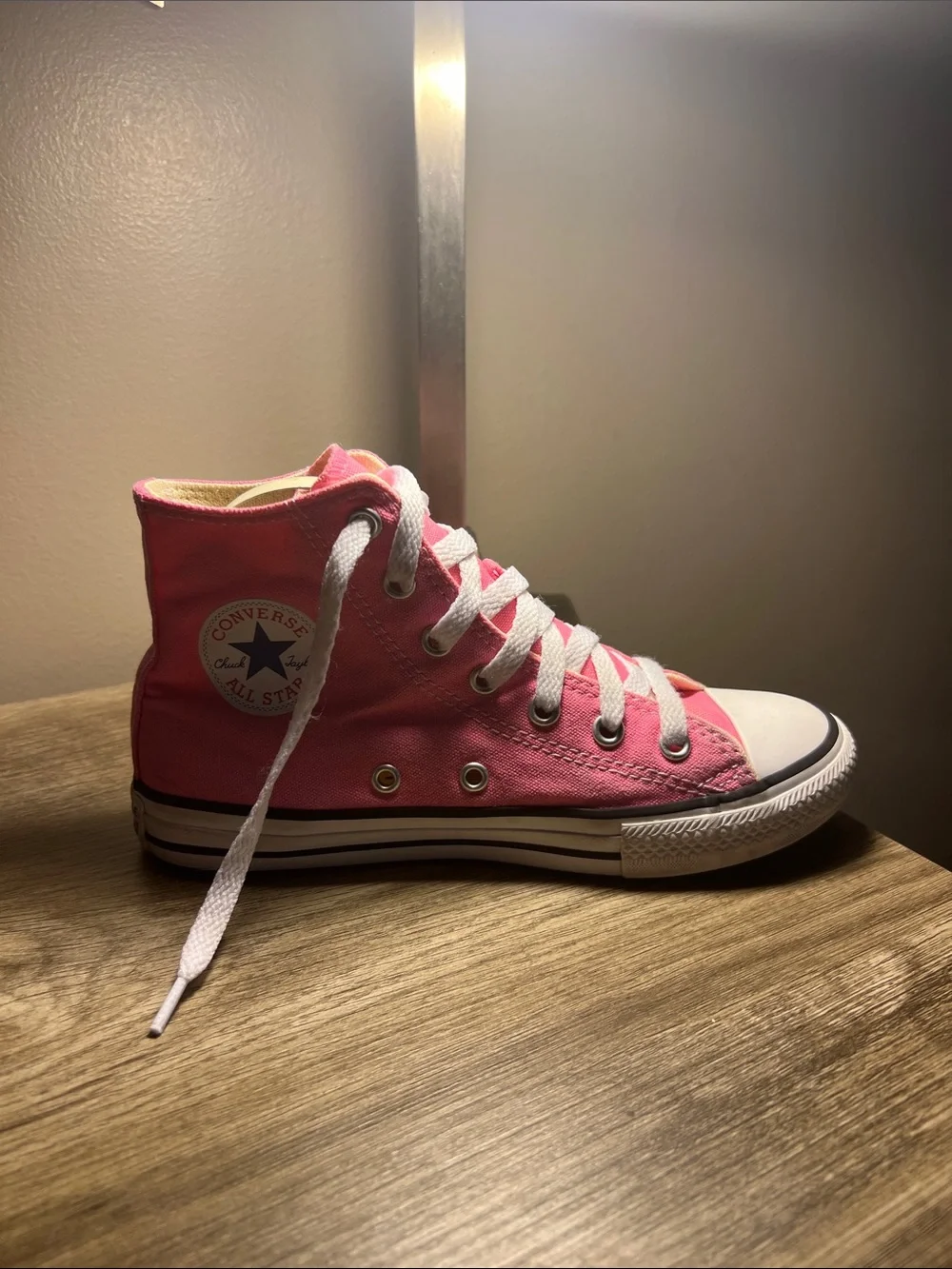 Converse rubber look style