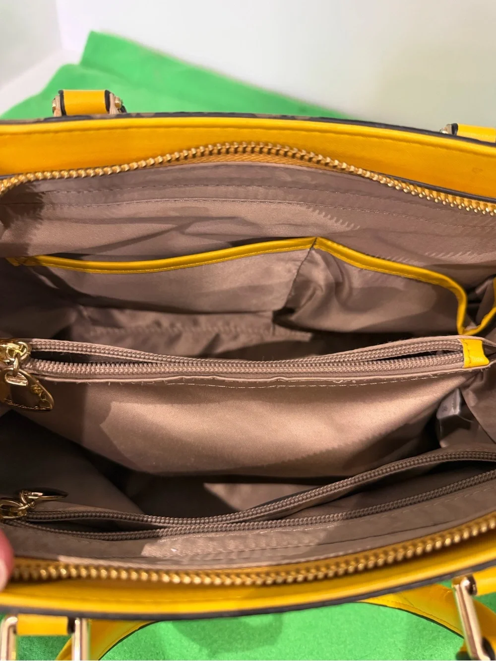 Bostanten Yellow Leather Shoulder Bag
