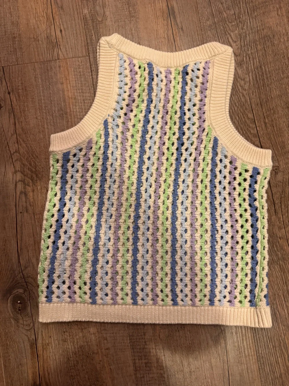 GAP sleeveless crochet
