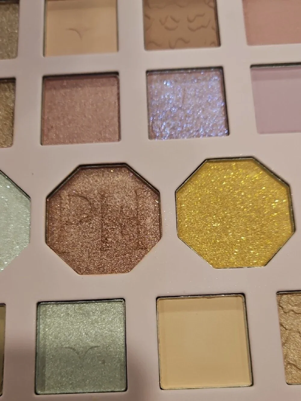 Paris Hilton cosmetics eyeshadow
