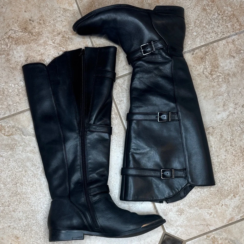 Gianni Bini leather sleek