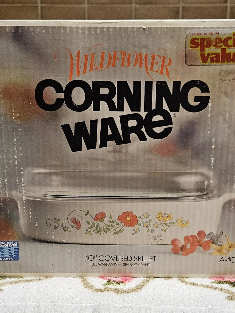 New In Box! Wildflower Corningware 10