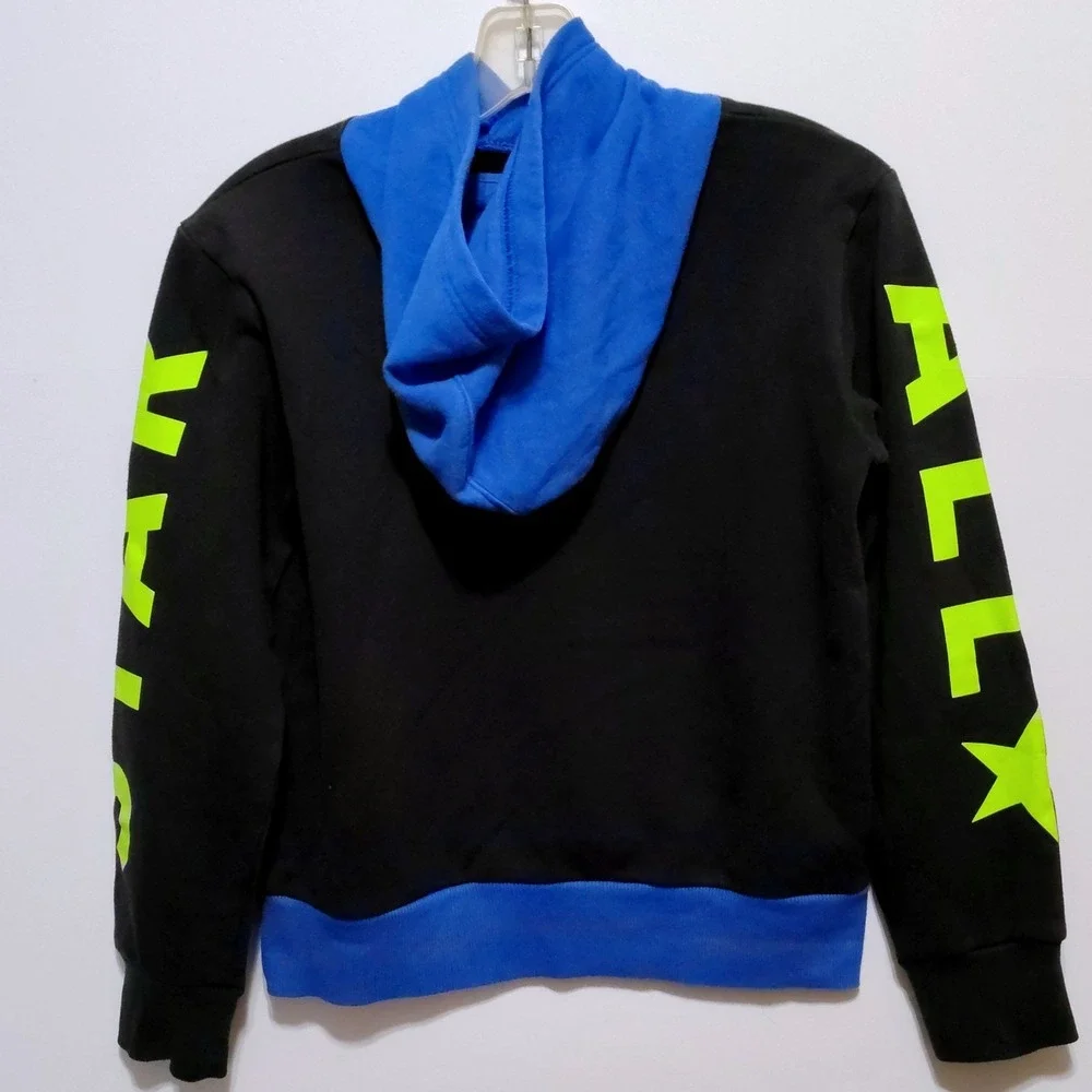 Converse colored material