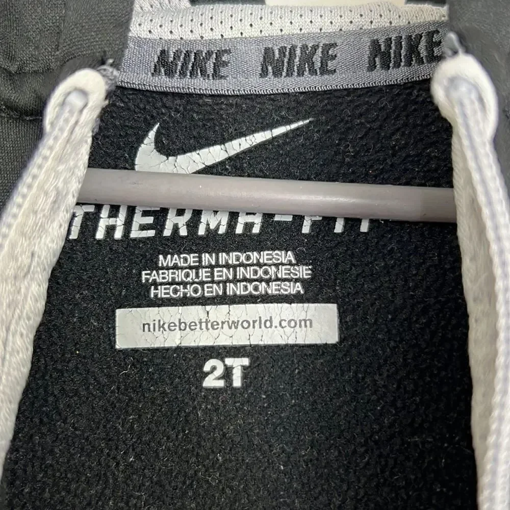 Nike black therma