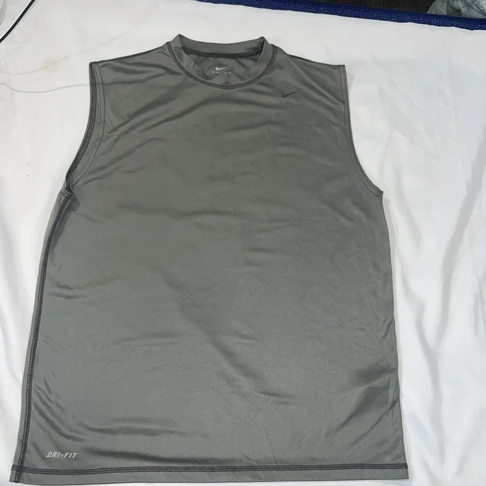 Nike Dri-Fit M Grey Tank Top Center Swoosh Men's/ Unisex‎ Basketball Sport 271