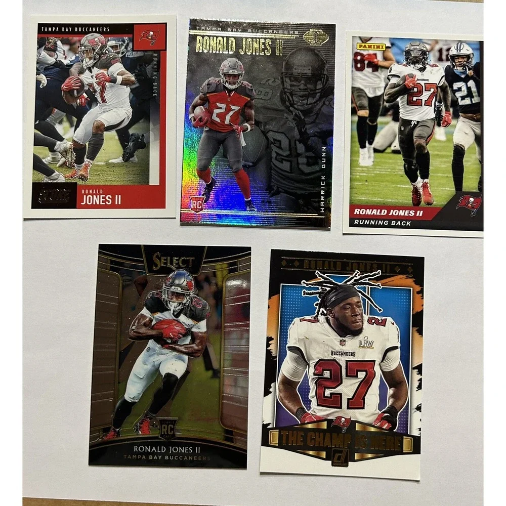 Panini Lot of 5 Tampa Bay Buccaneers Ronald Jones II Football Cards (Z1)