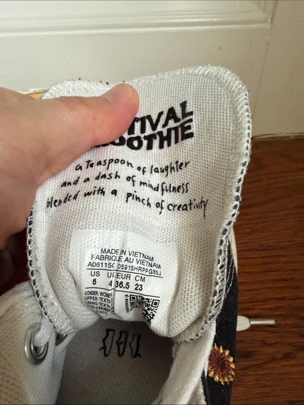 Converse design white