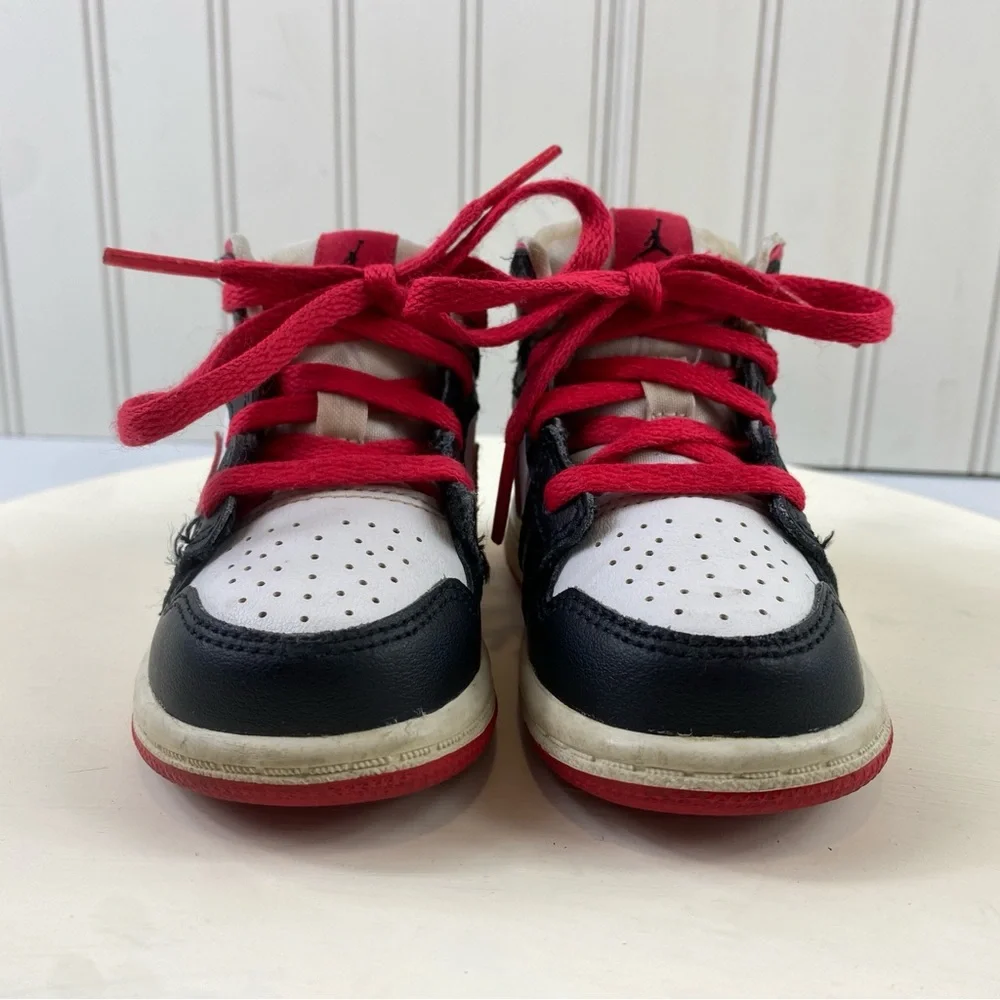 Nike dynamic sneakers