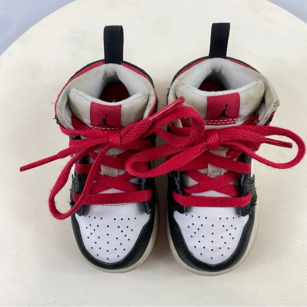 Nike dynamic sneakers