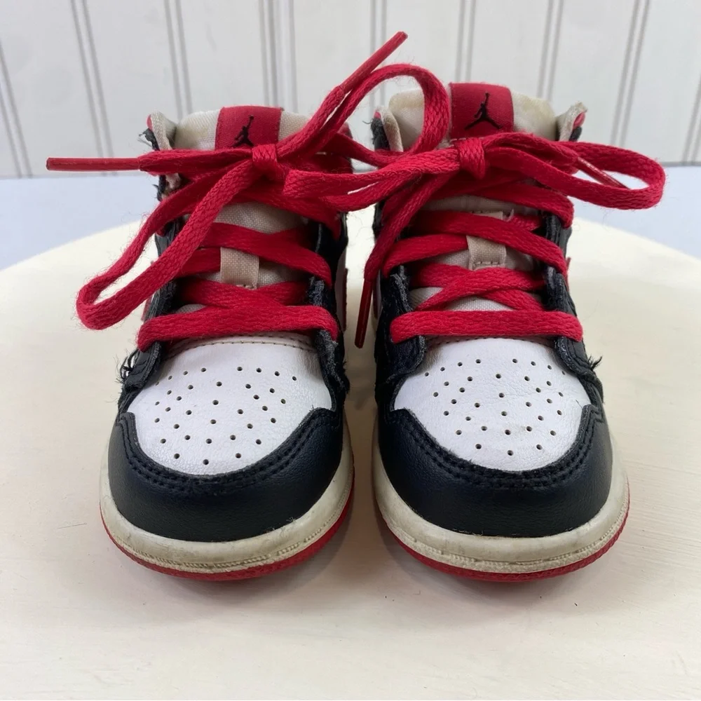 Nike dynamic sneakers